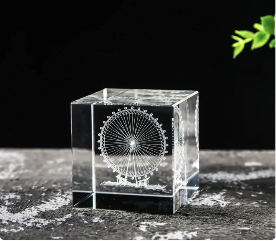 Creative Desktop Ornament with White Crystal