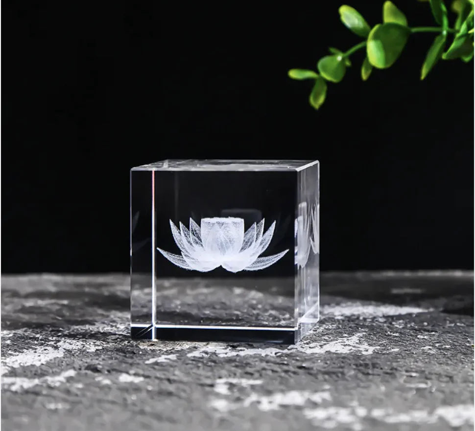 Creative Desktop Ornament with White Crystal