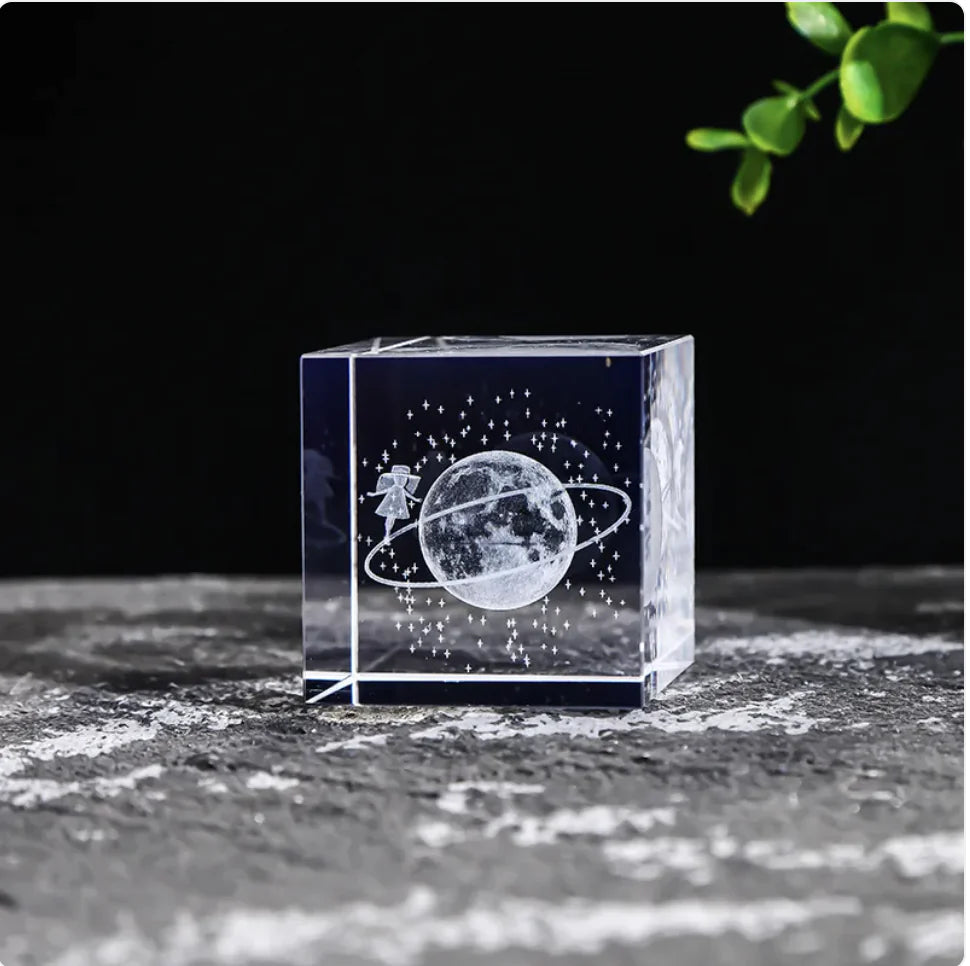 Creative Desktop Ornament with White Crystal