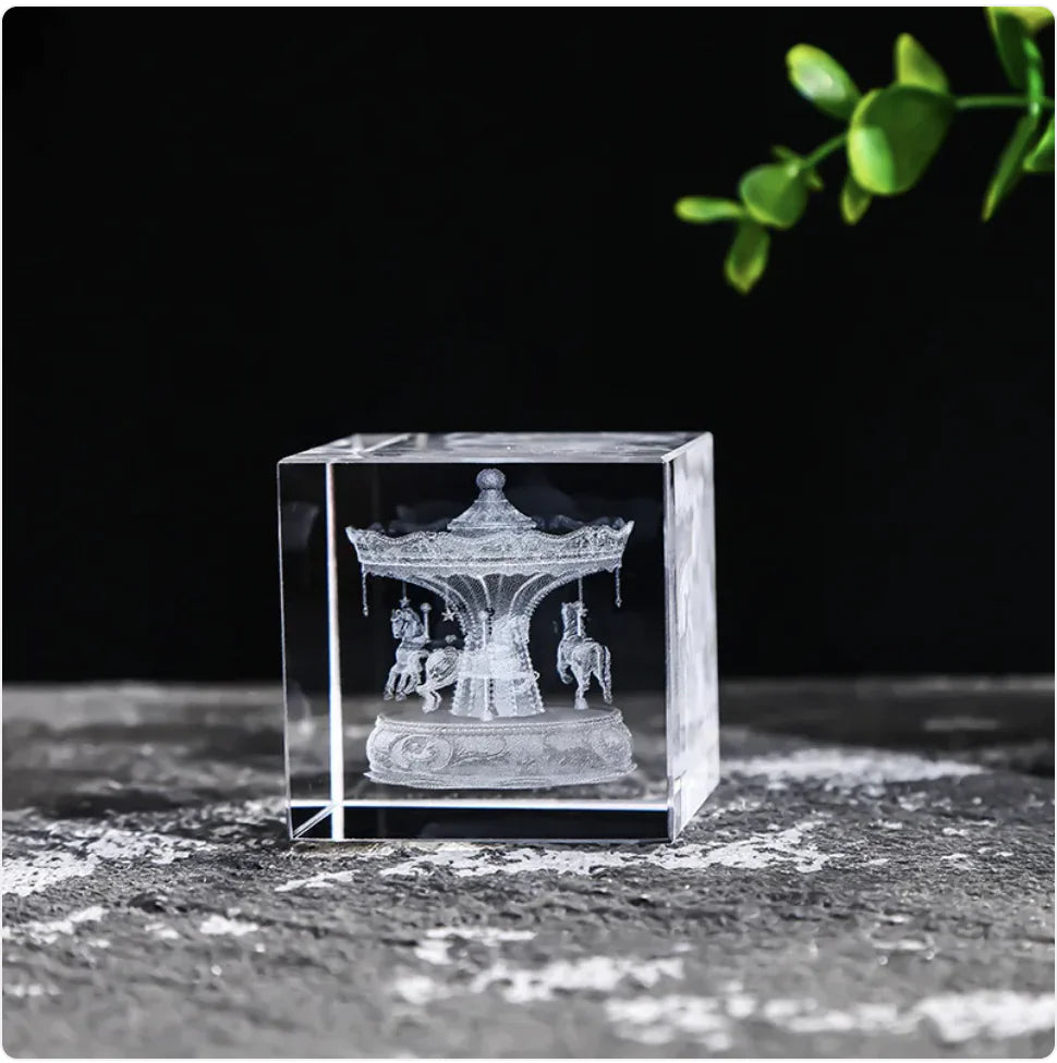 Creative Desktop Ornament with White Crystal